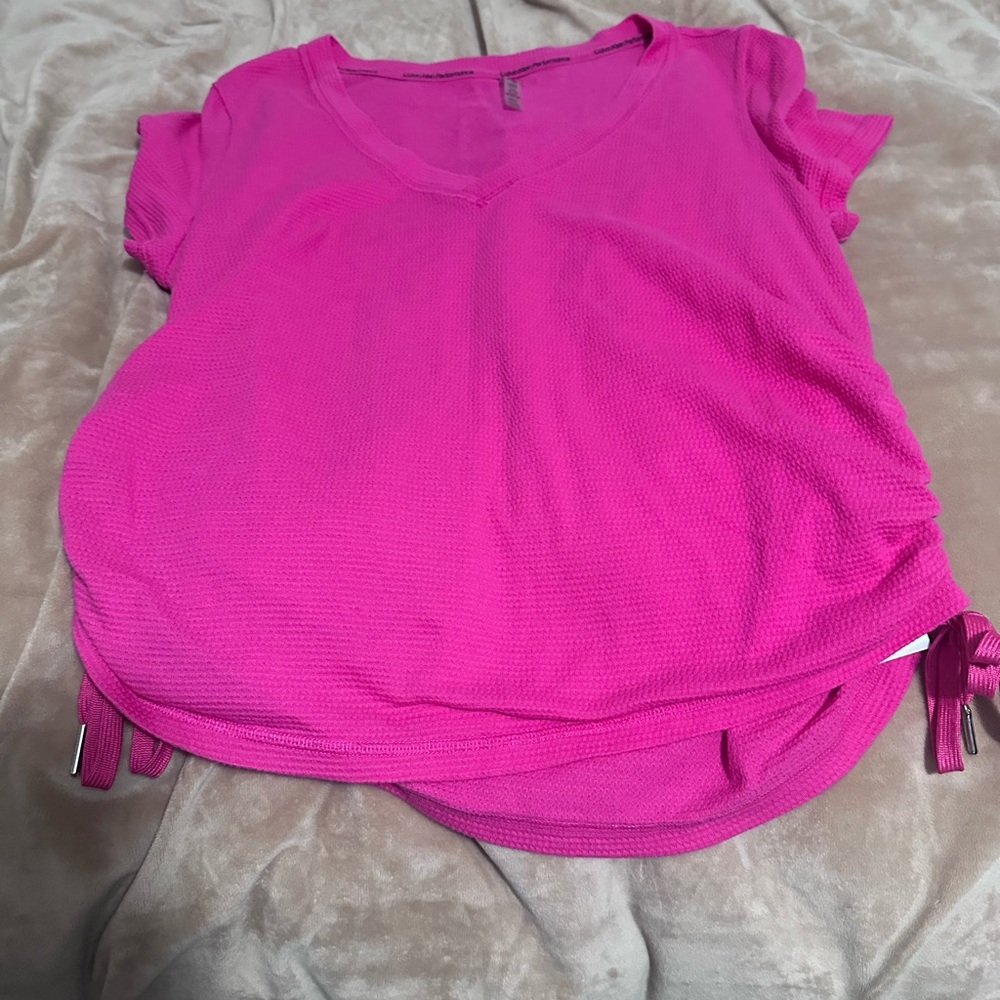 Calvin Klein Bright Pink Performance Top L